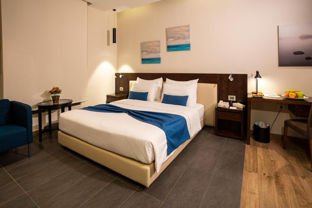 The Compass Hotel Amman Exterior photo