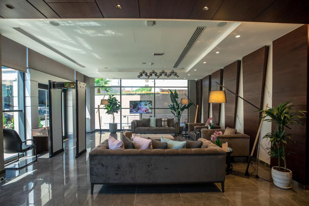 The Compass Hotel Amman Exterior photo